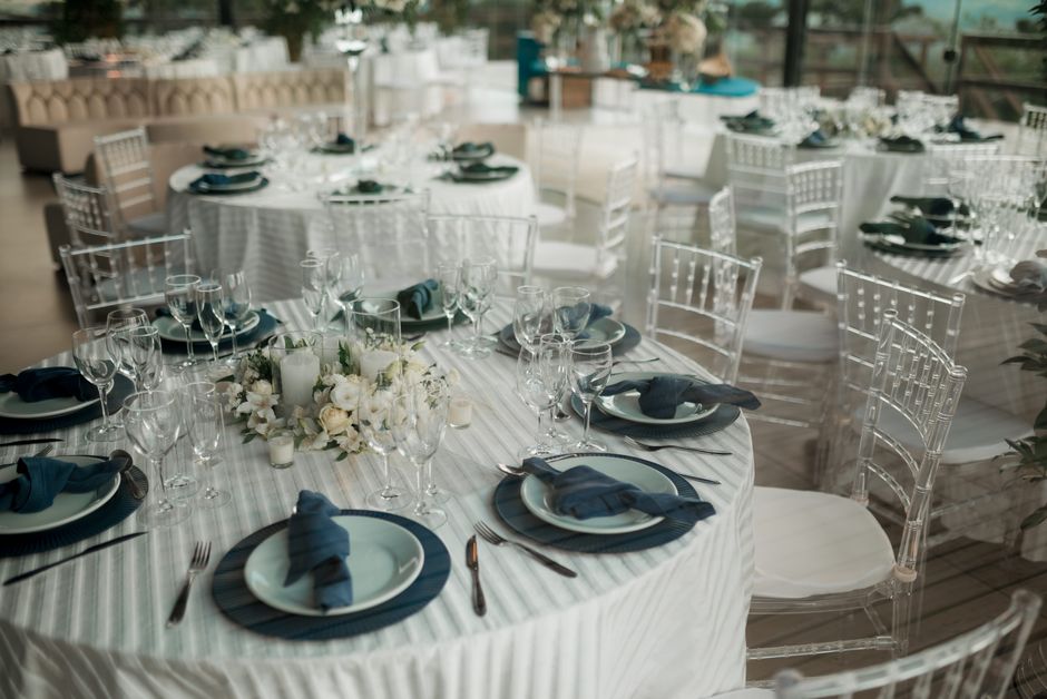 Elegant wedding table setting overview
